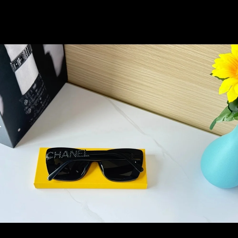 NWT AUTHENTIC Chanel Black Oversized Square Sunglasses 5422B - Picture 5 of 16